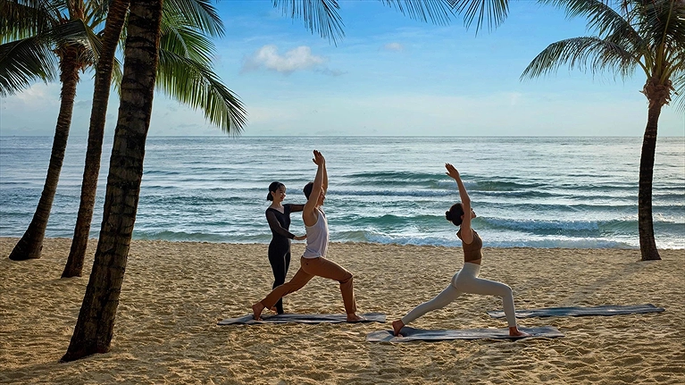 Yoga bên biển
