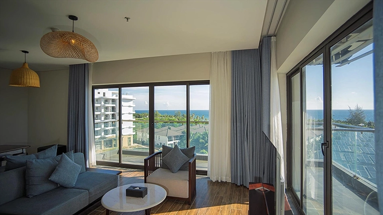 Family (Connecting Room) Sea View