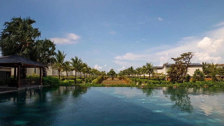 Khu vực hồ bơi