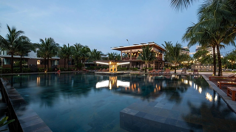 Khu vực hồ bơi