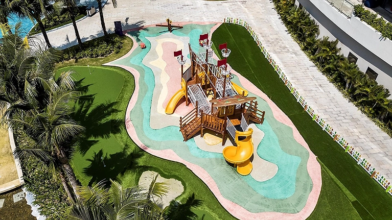 Khu vui chơi trẻ em ngoài trời