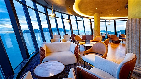 Sky32 bar