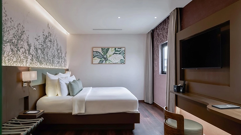 Premier Double With Window