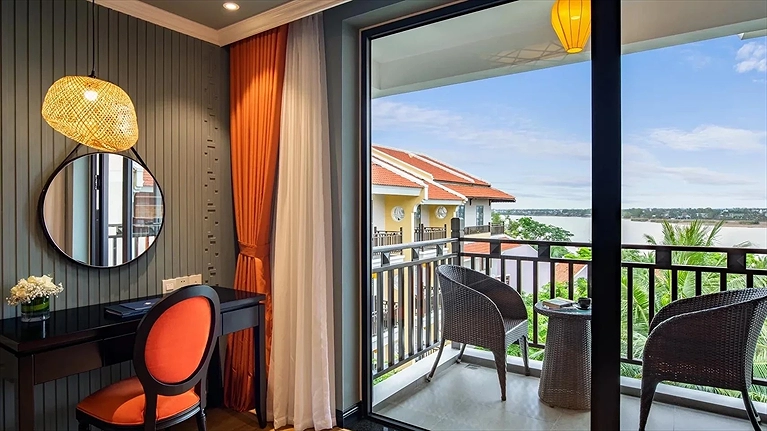 Deluxe River View