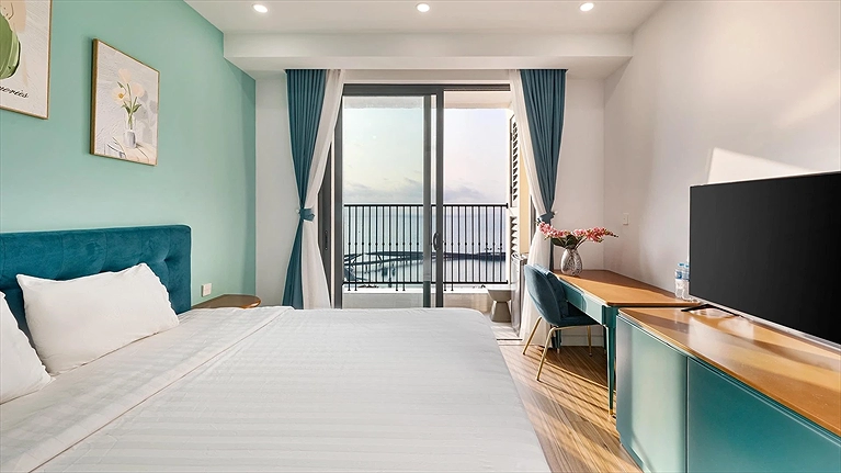 Studio Ocean & Fireworks View