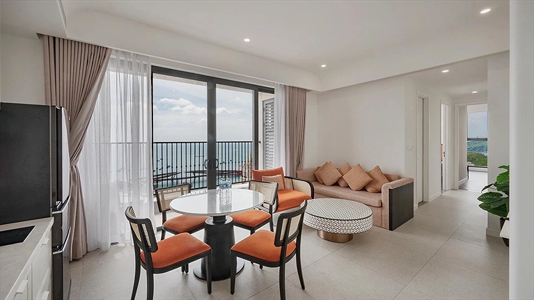 Two Bedroom Ocean & Fireworks Apartment