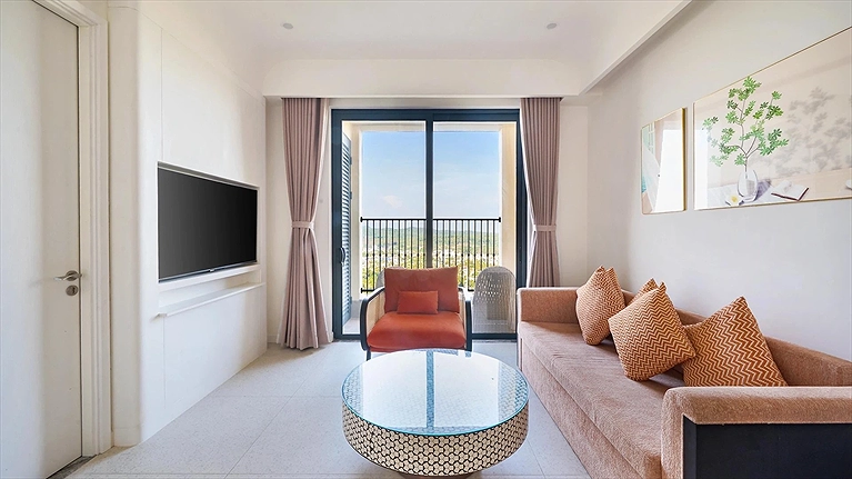 Two Bedroom Mountain/ City View Apartment