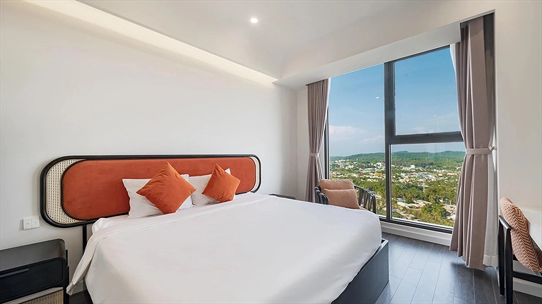 Two Bedroom Mountain/ City View Apartment