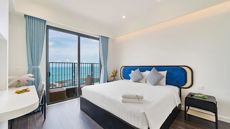 Three Bedroom Ocean & Fireworks Suite