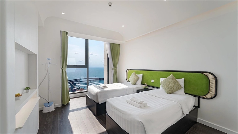 Two Bedroom Ocean & Fireworks Apartment