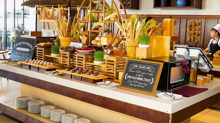 Buffet sáng tại nhà hàng Vista