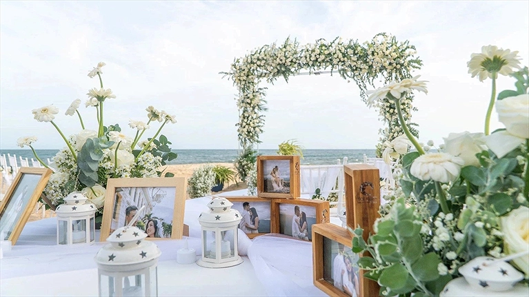 Tiệc cưới bên bãi biển