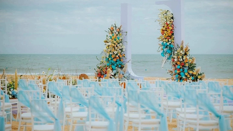 Tiệc cưới bên bãi biển