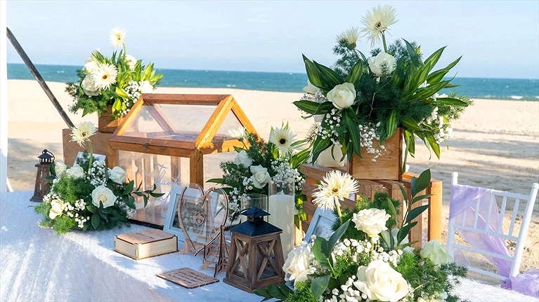 Tiệc cưới bên bãi biển