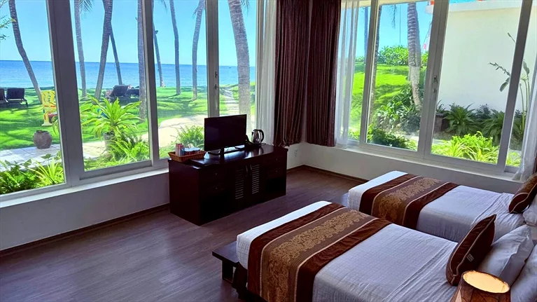 Deluxe Beach Front
