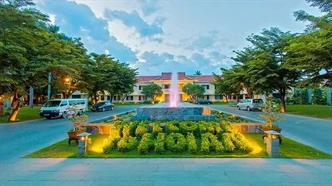 Quang cảnh bên ngoài khách sạn