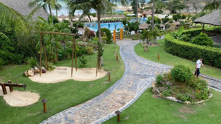 Khu vực sân vườn