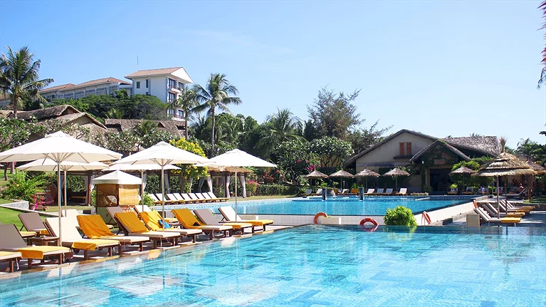 Khu vực hồ bơi