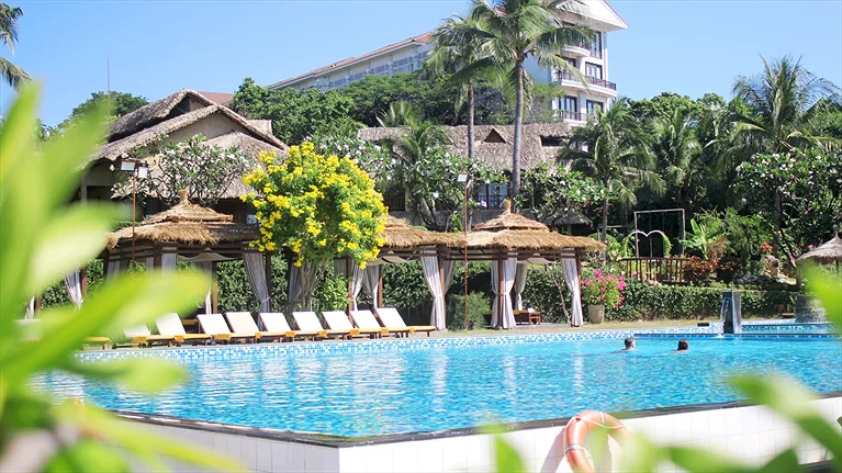 Khu vực hồ bơi