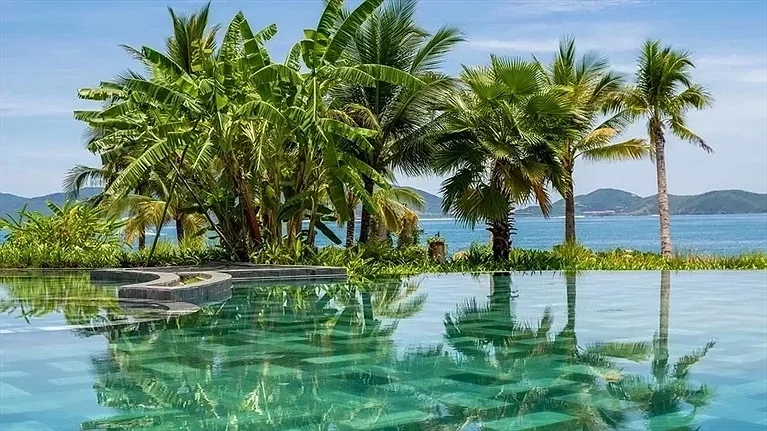 Hồ bơi hướng biển