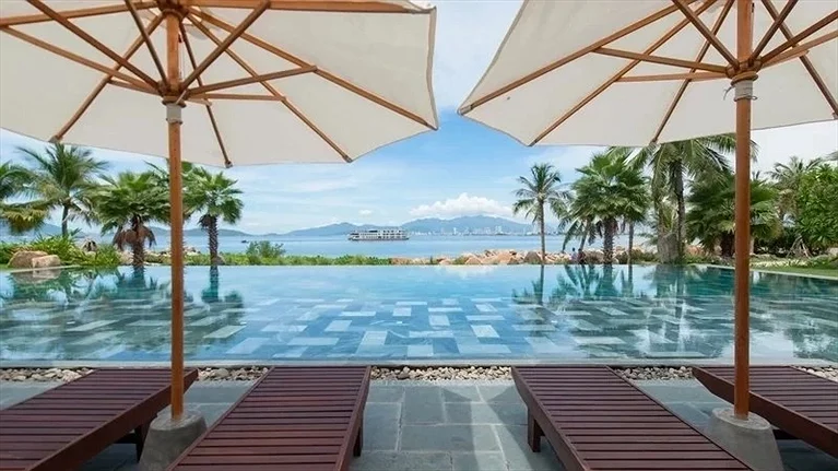 Hồ bơi hướng biển