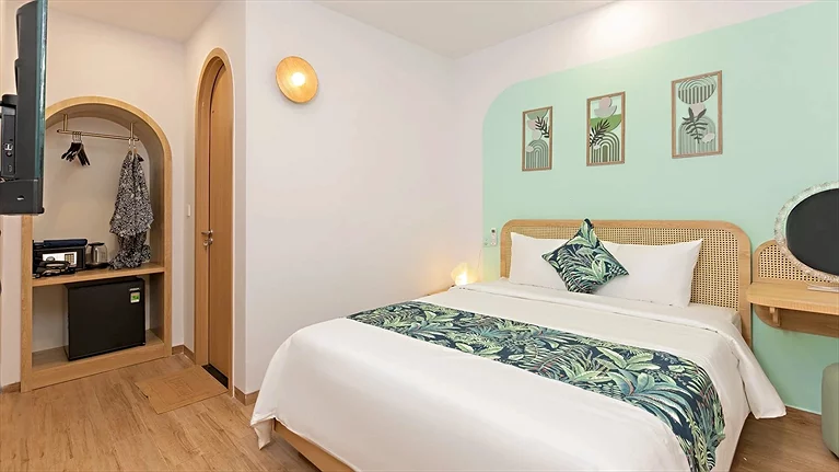 Classic Queen Room