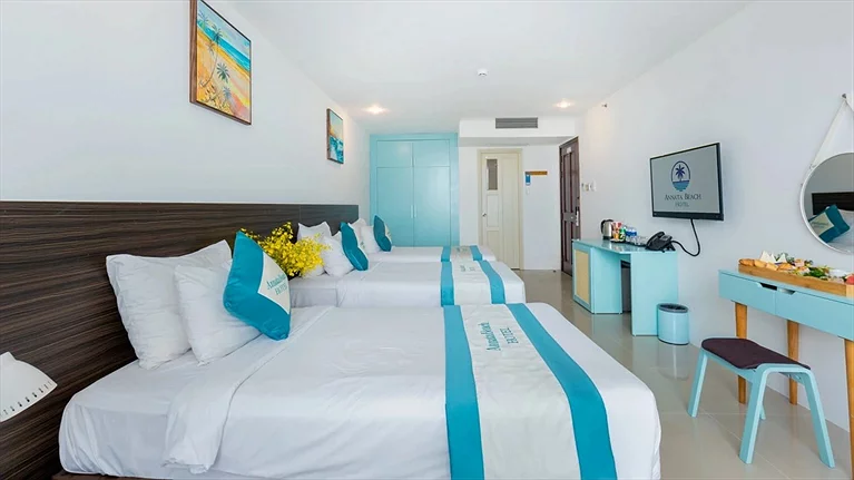 Deluxe Triple – Sea View