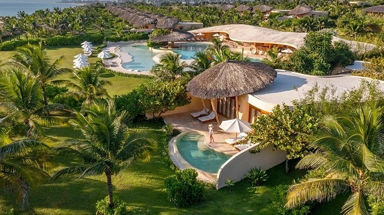 Villa 4 phòng ngủ sát biển
