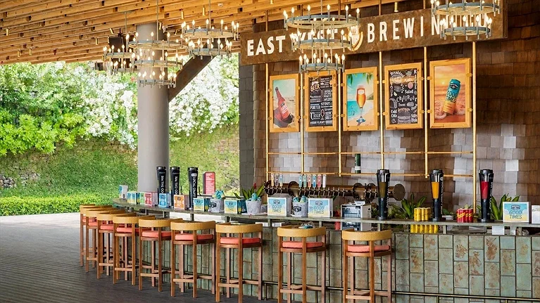 Khu vực Beach Club - East West Brewing