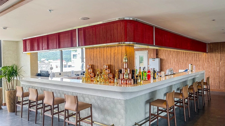 Pinto Pool Bar & Restaurant 