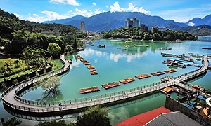Hồ Nhật Nguyệt