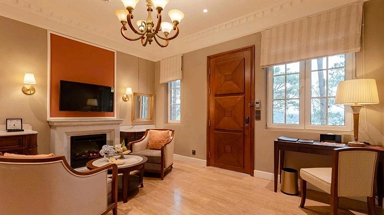 Camellia Junior Suite