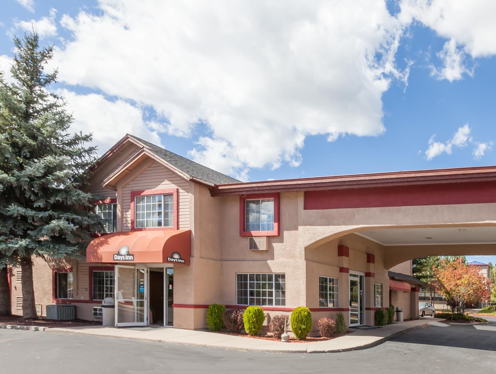 Ngoại cảnh khách sạn