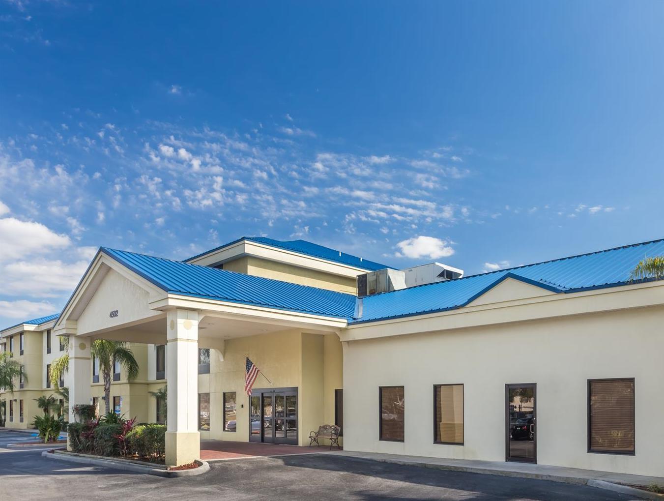 Ngoại cảnh khách sạn