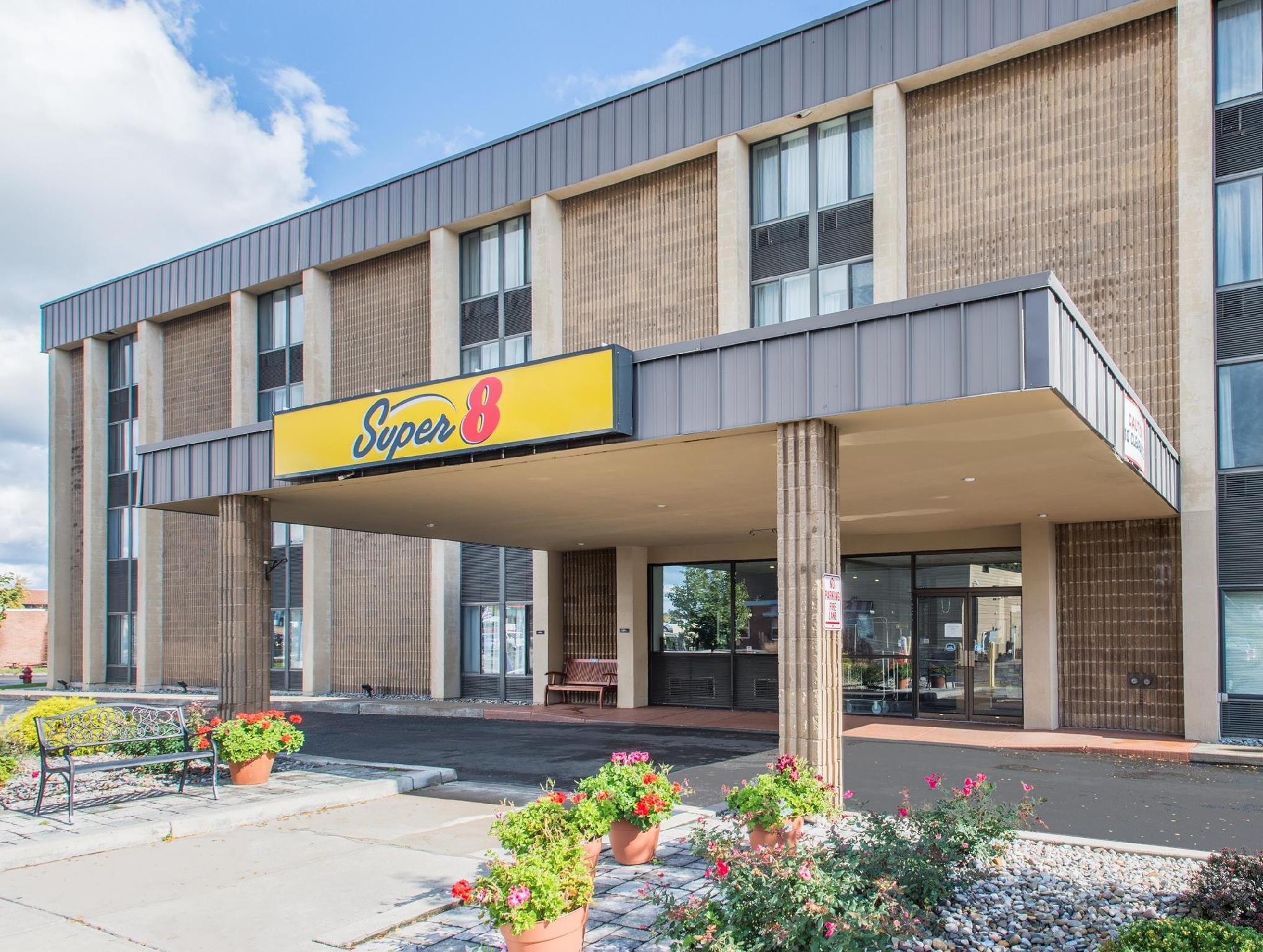 Ngoại cảnh khách sạn