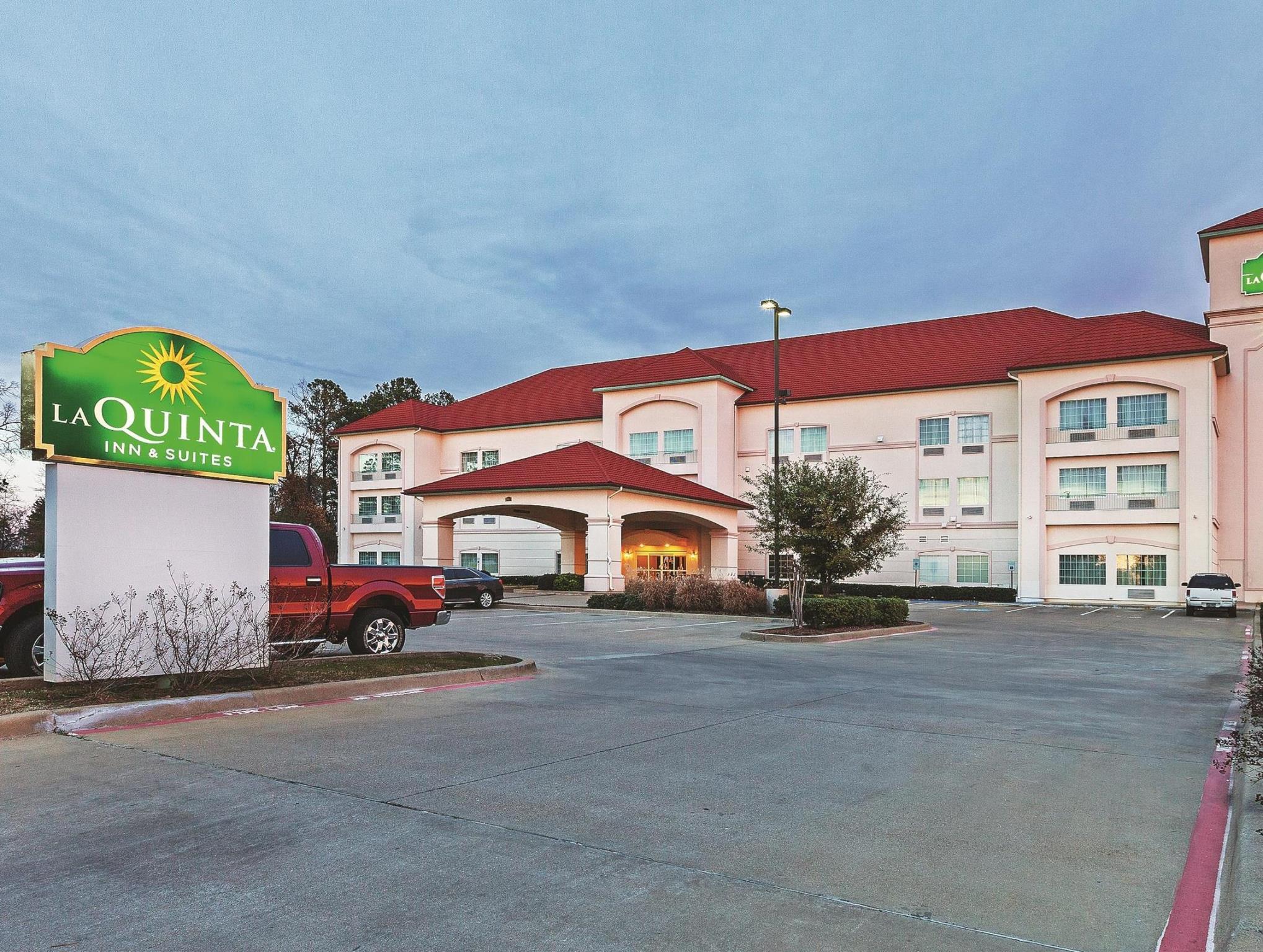 Ngoại cảnh khách sạn