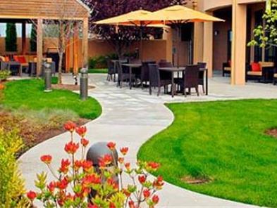 Ngoại cảnh khách sạn