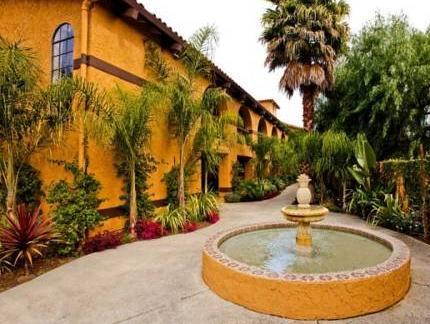 Ngoại cảnh khách sạn