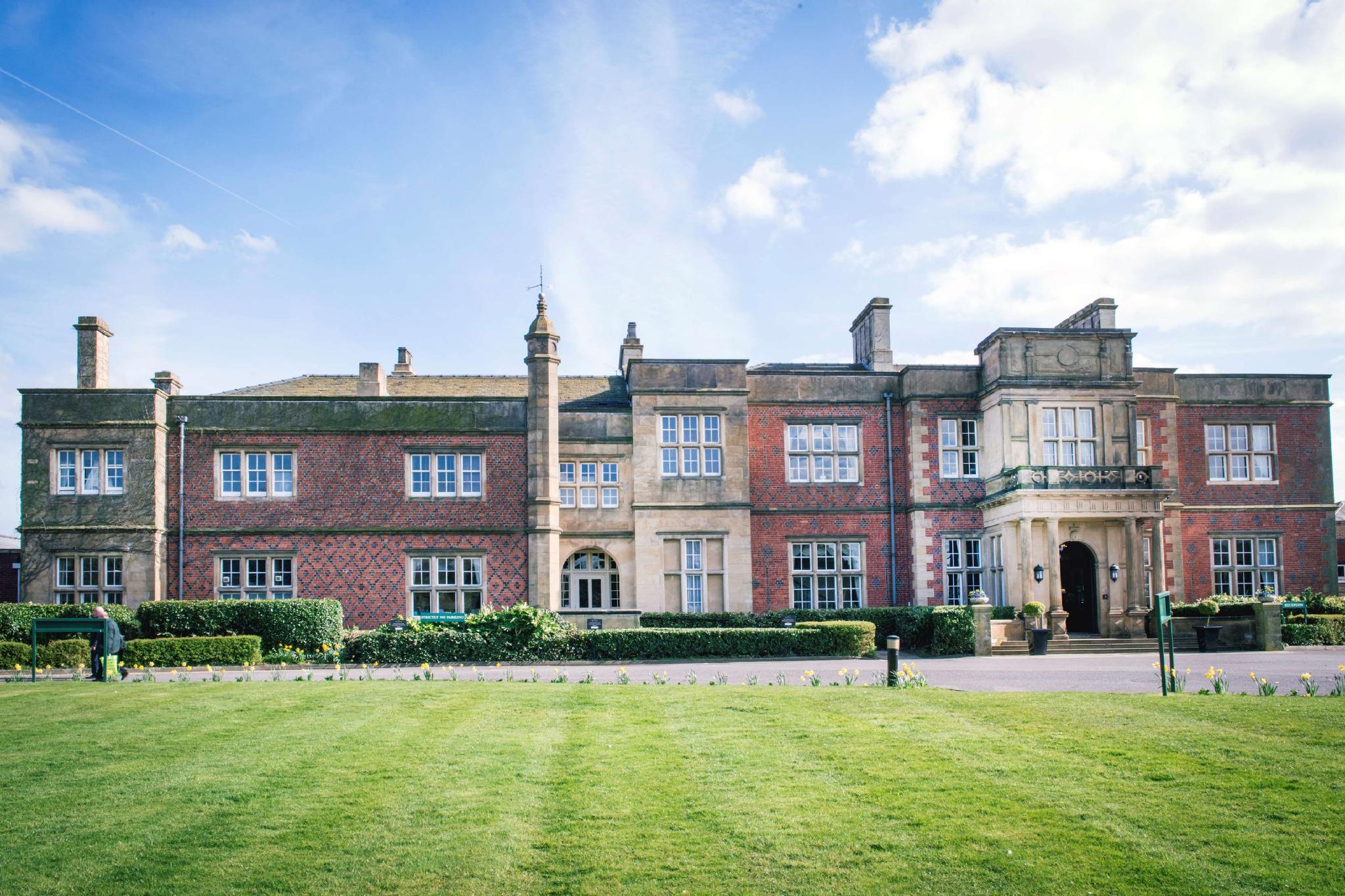 Ngoại cảnh khách sạn