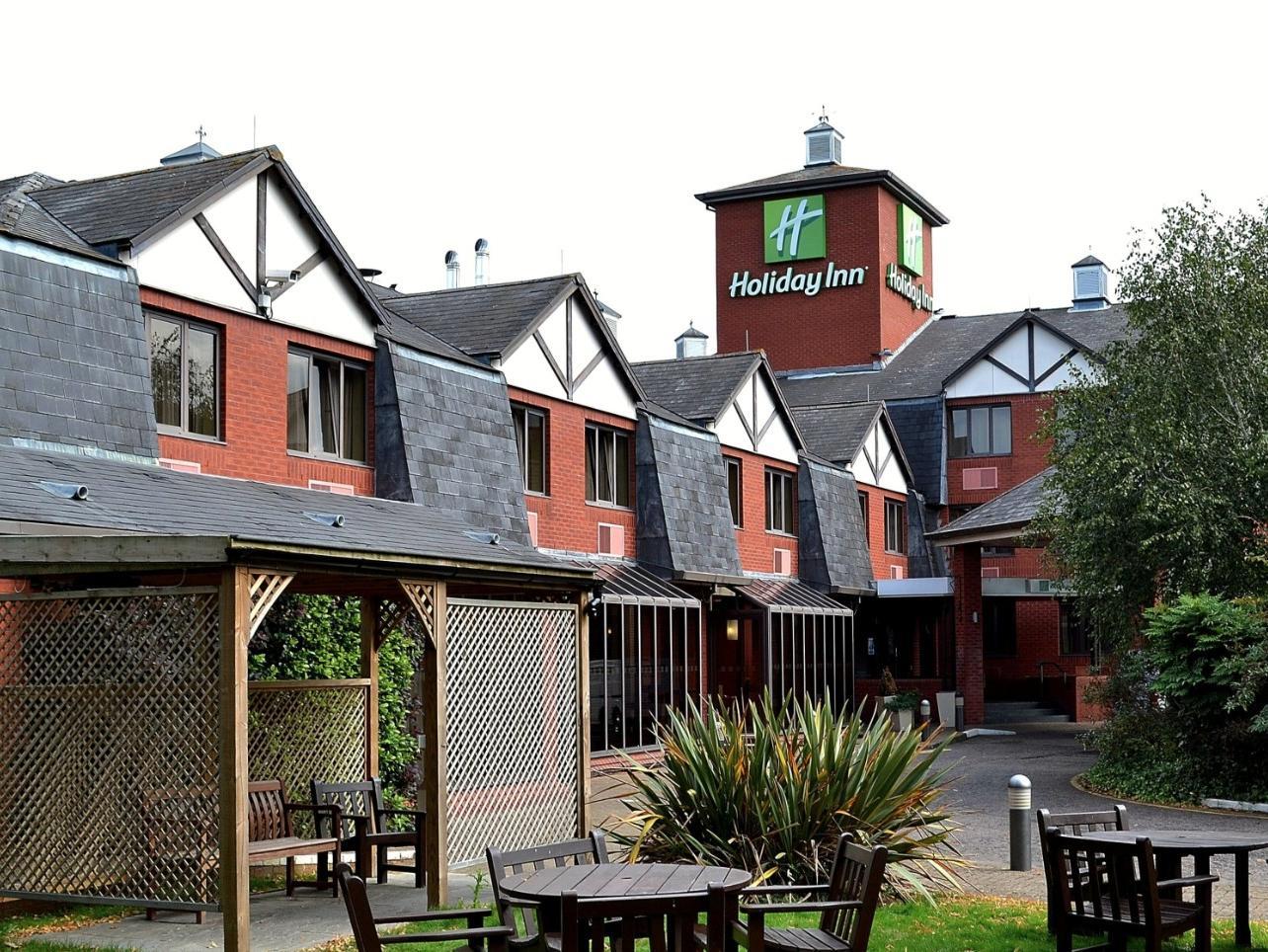 Ngoại cảnh khách sạn