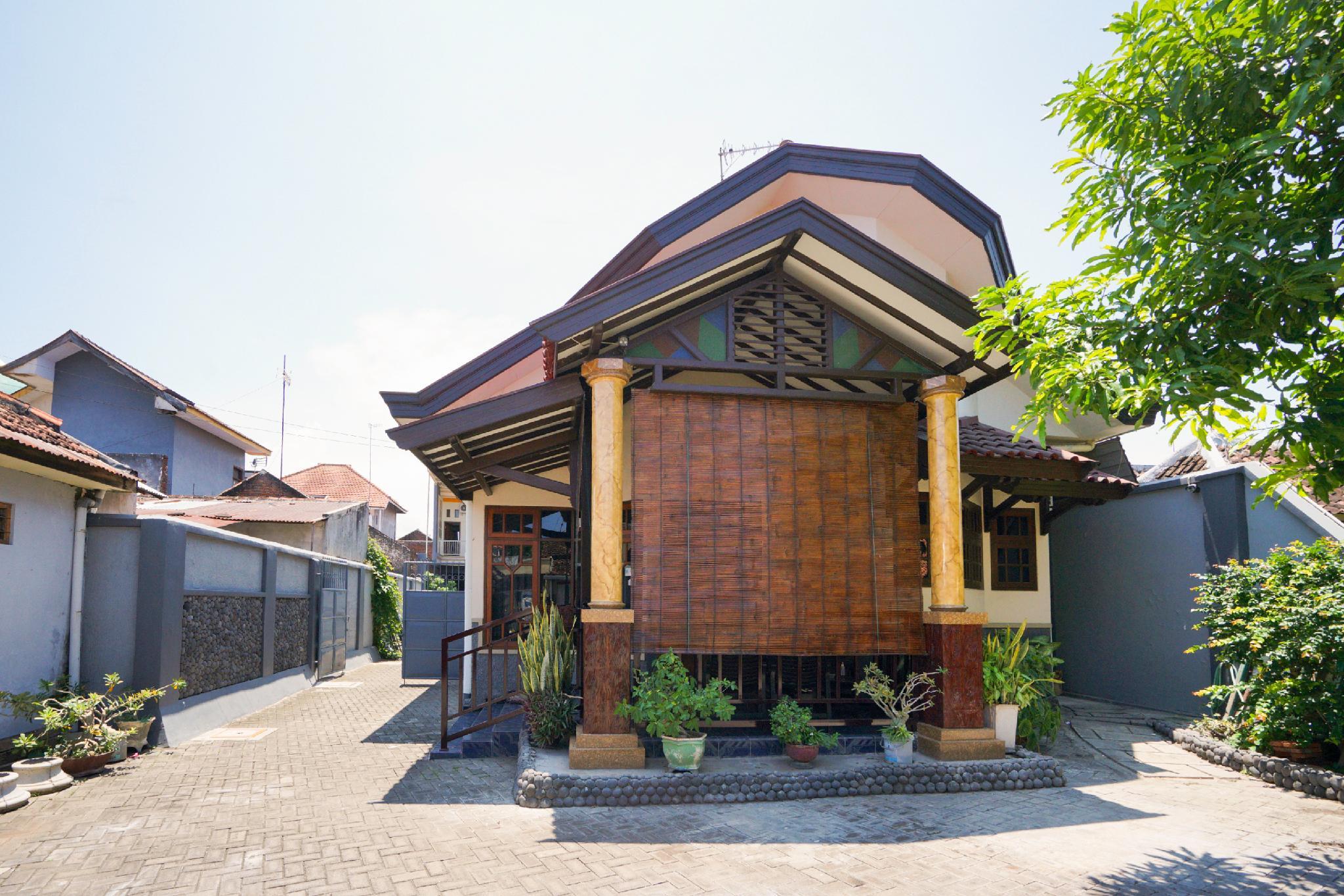 Ngoại cảnh khách sạn