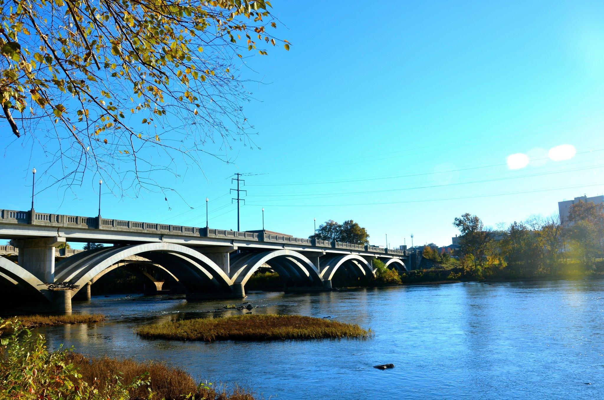 Khu vực xung quanh