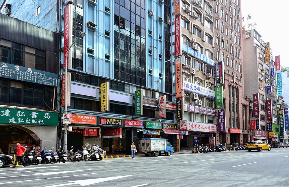 Nơi tham quan gần đây