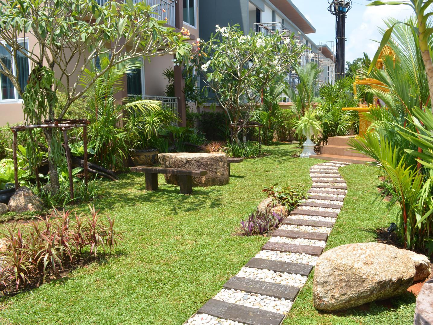 Khu vực xung quanh