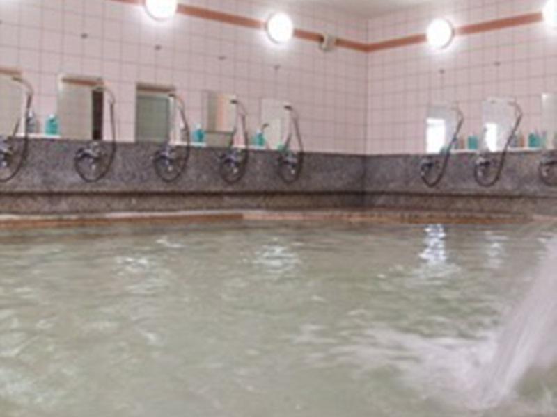 Tắm suối nước nóng