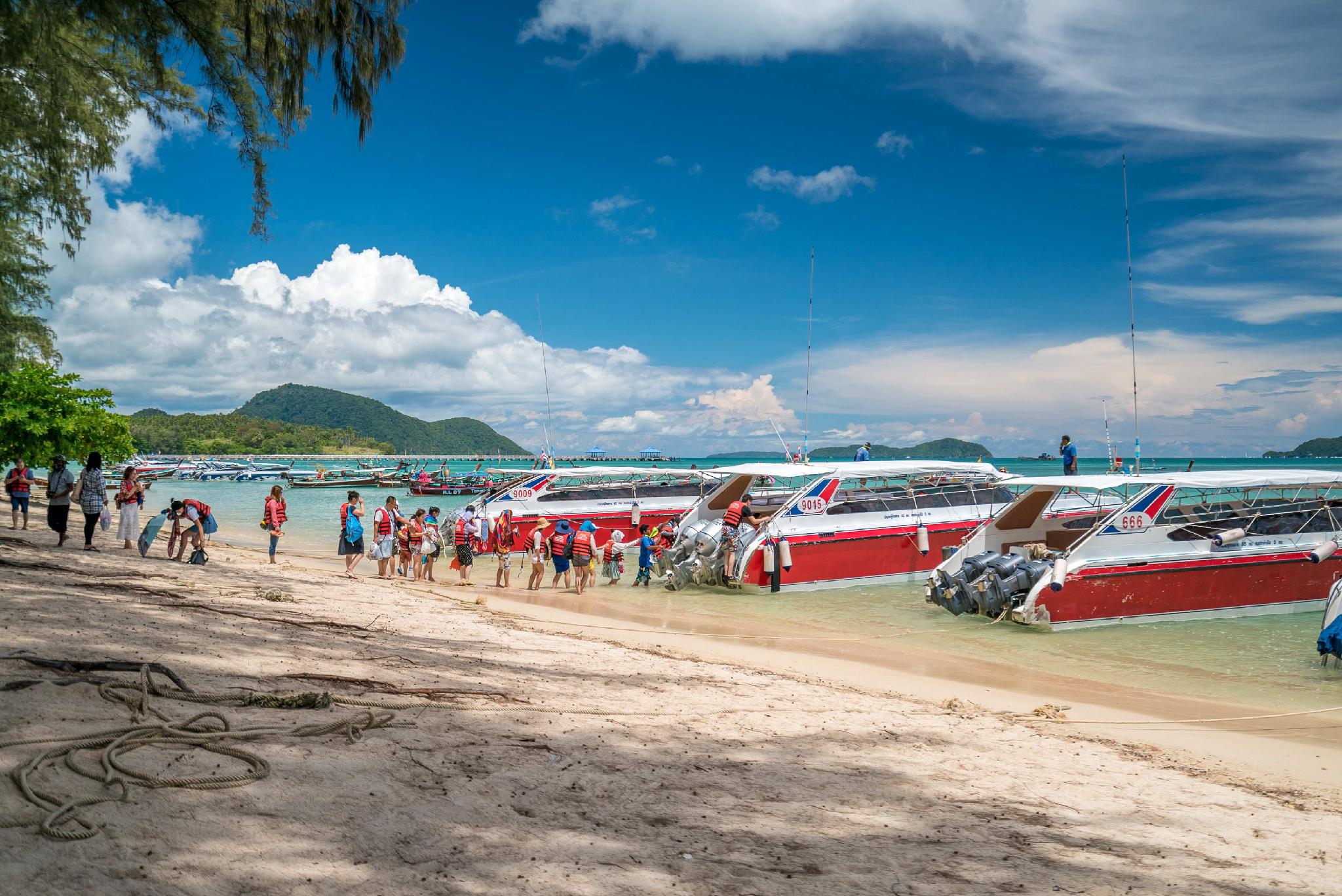 Nơi tham quan gần đây