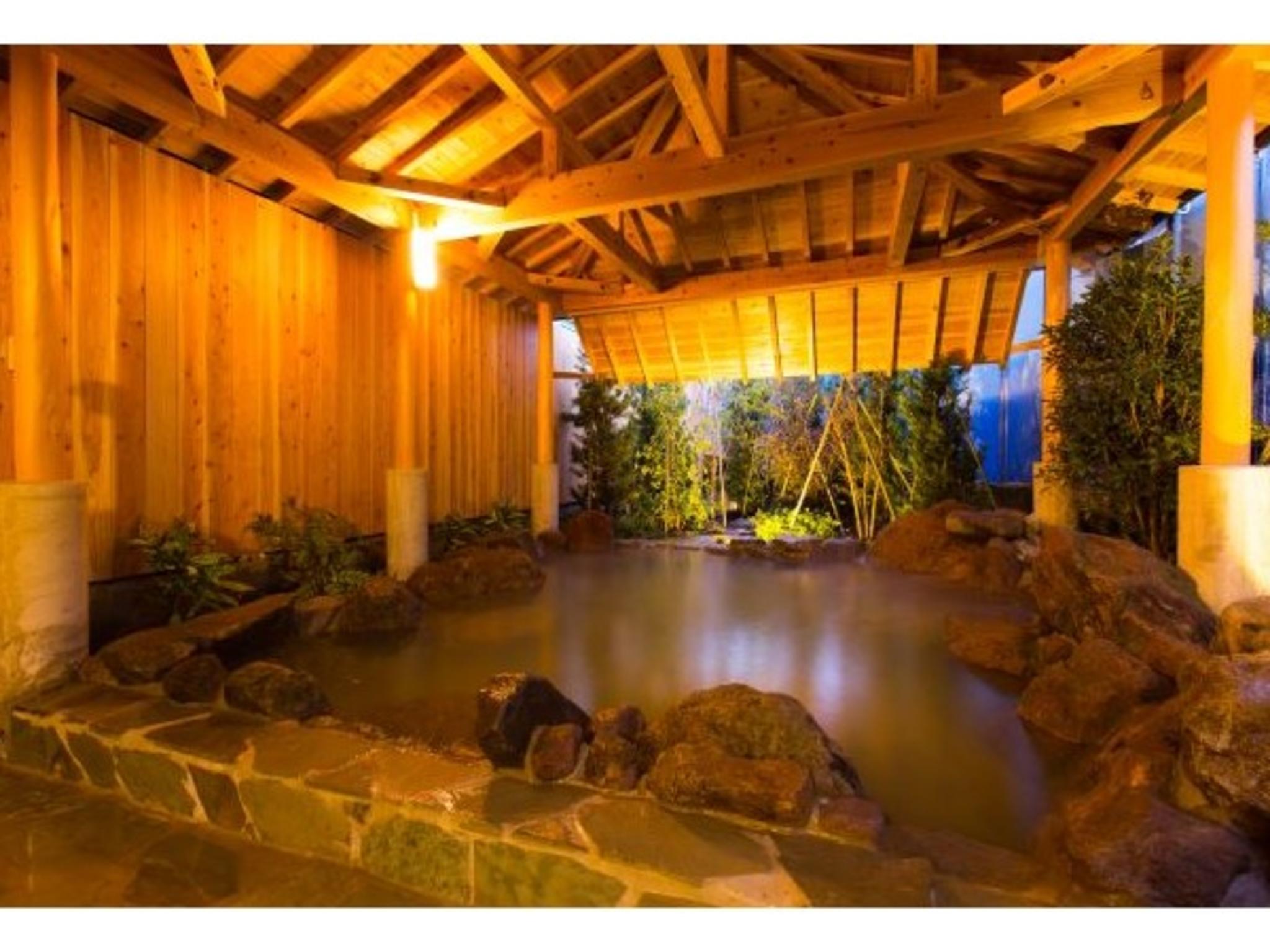 Tắm suối nước nóng