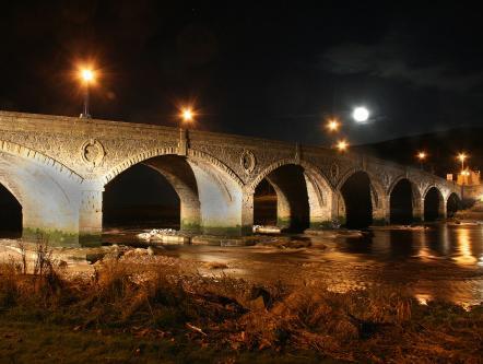 Khu vực xung quanh