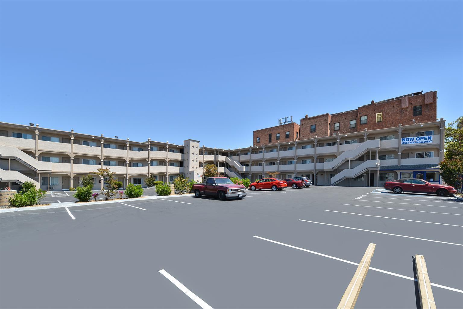 Ngoại cảnh khách sạn