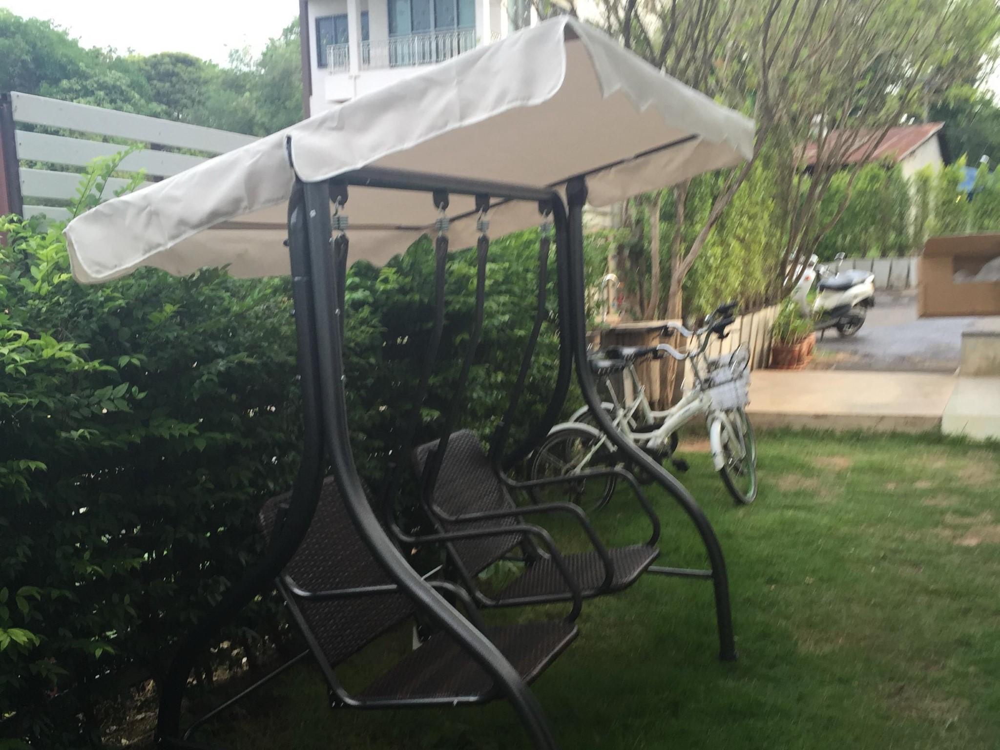 Khu vực xung quanh